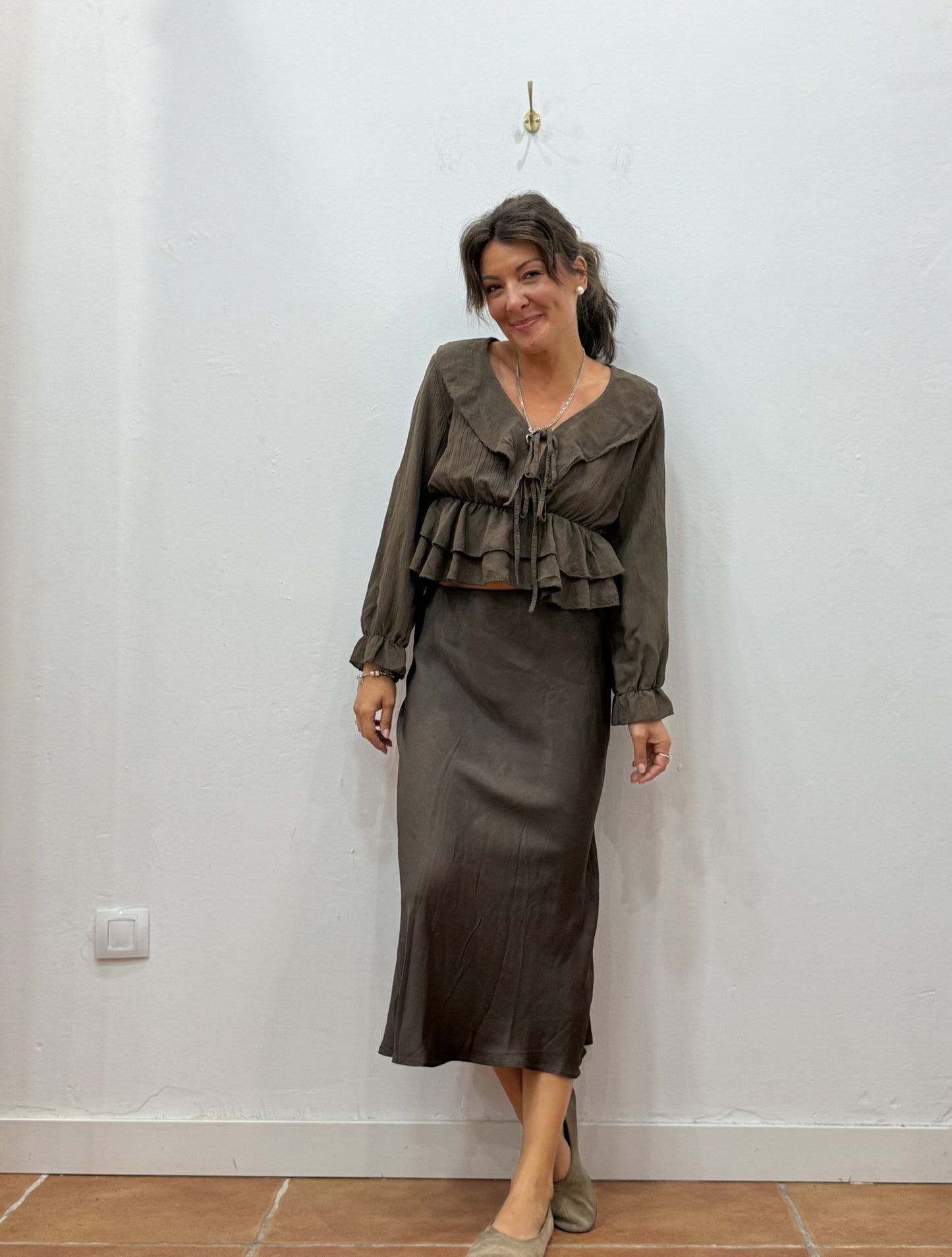 Falda satinada Marrón