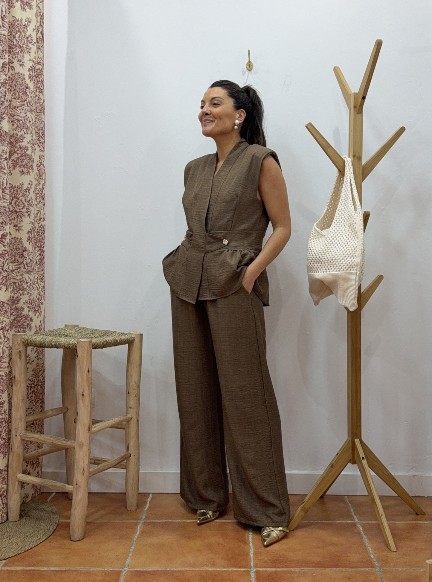 Traje con Hombreras marrón