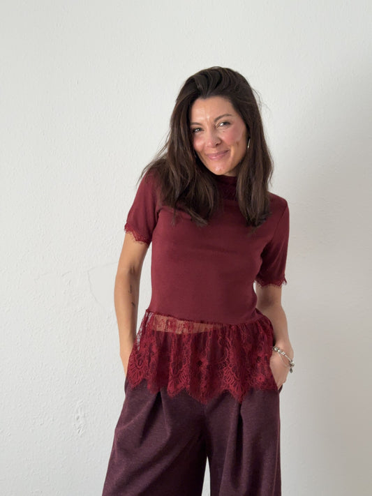 Camiseta Puntilla granate manga corta