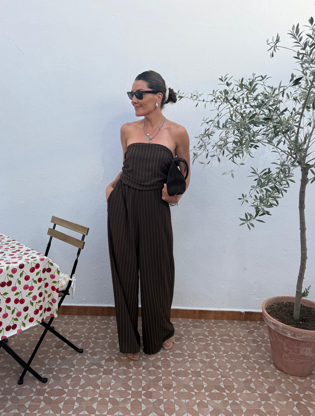 Mono Capri Raya Diplomática