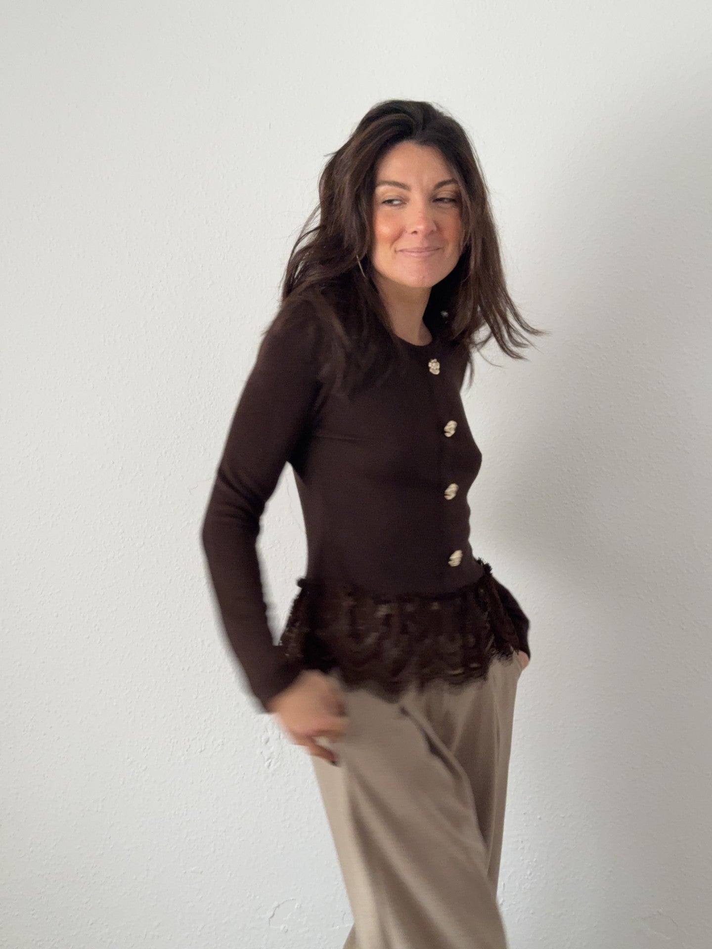 Camiseta Abotonada Puntilla Chocolate