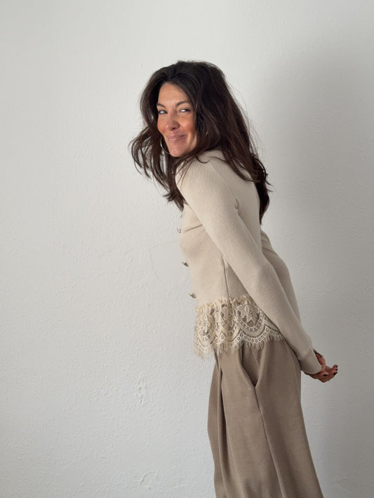 Camiseta Abotonada Puntilla Beige