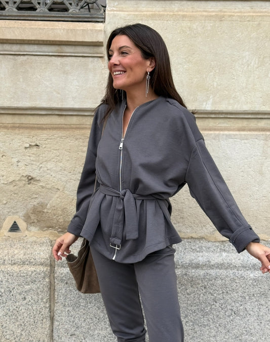 Conjunto Chandal con Cinturón Gris