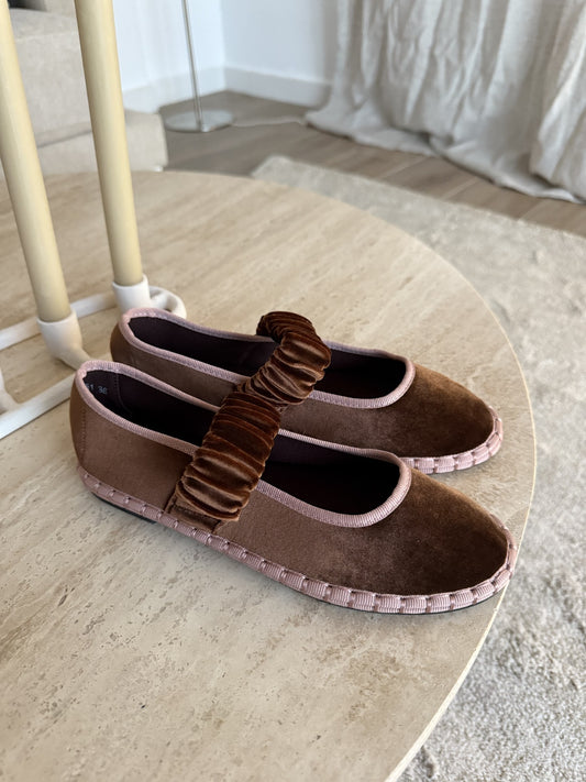 Manoletina Terciopelo Marrón