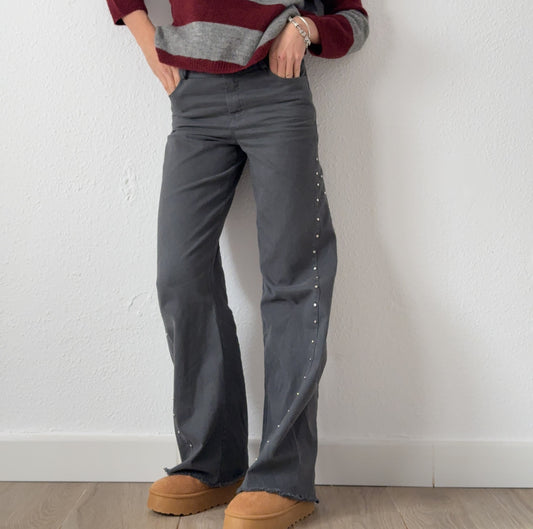 Pantalón vaquero tachuelas