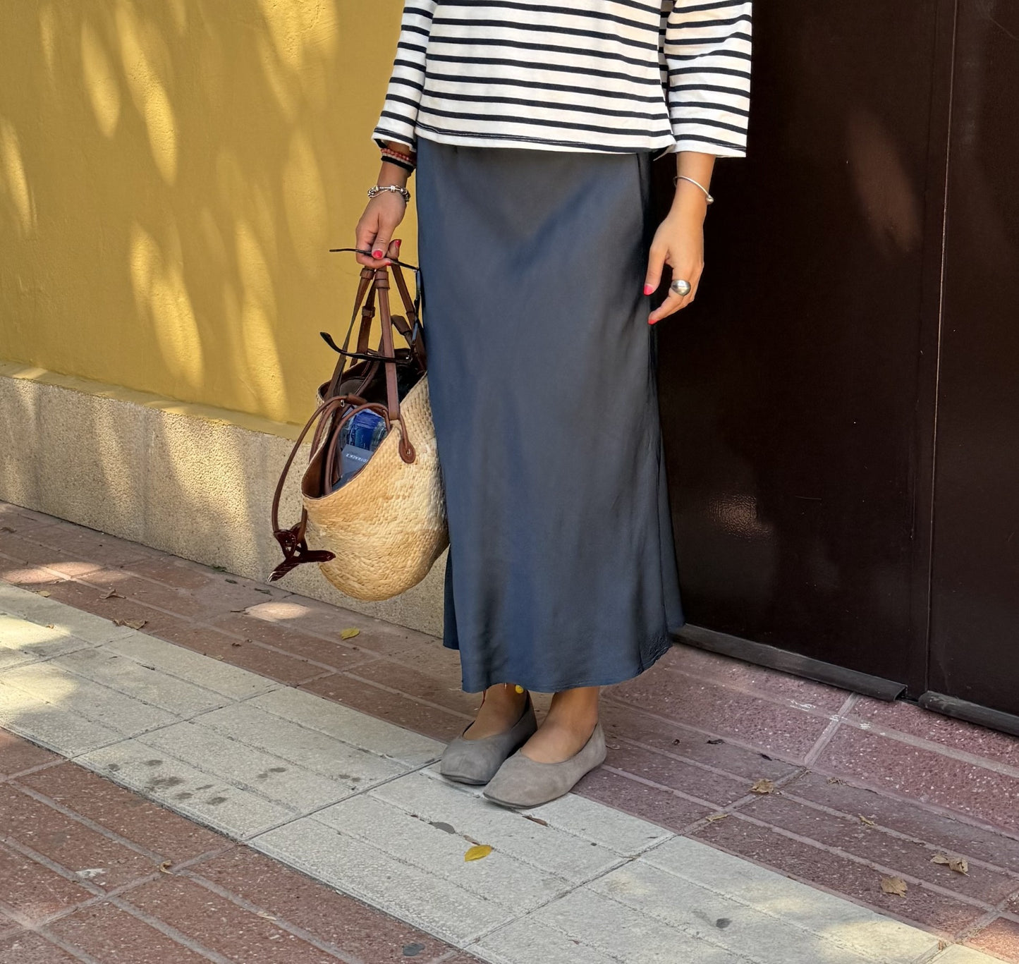 Falda satinada Gris