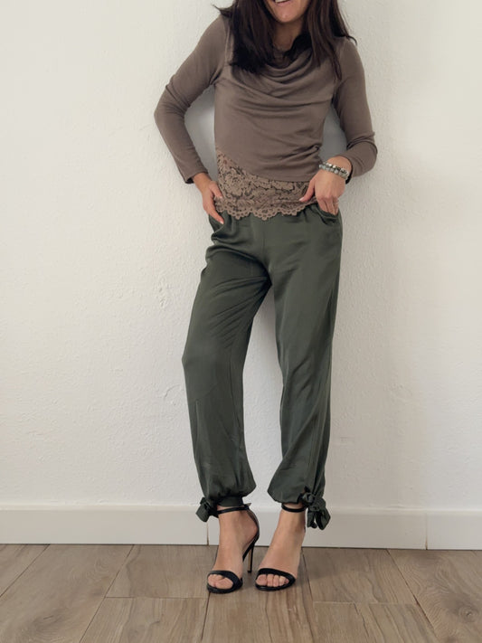 Pantalón verde lazada