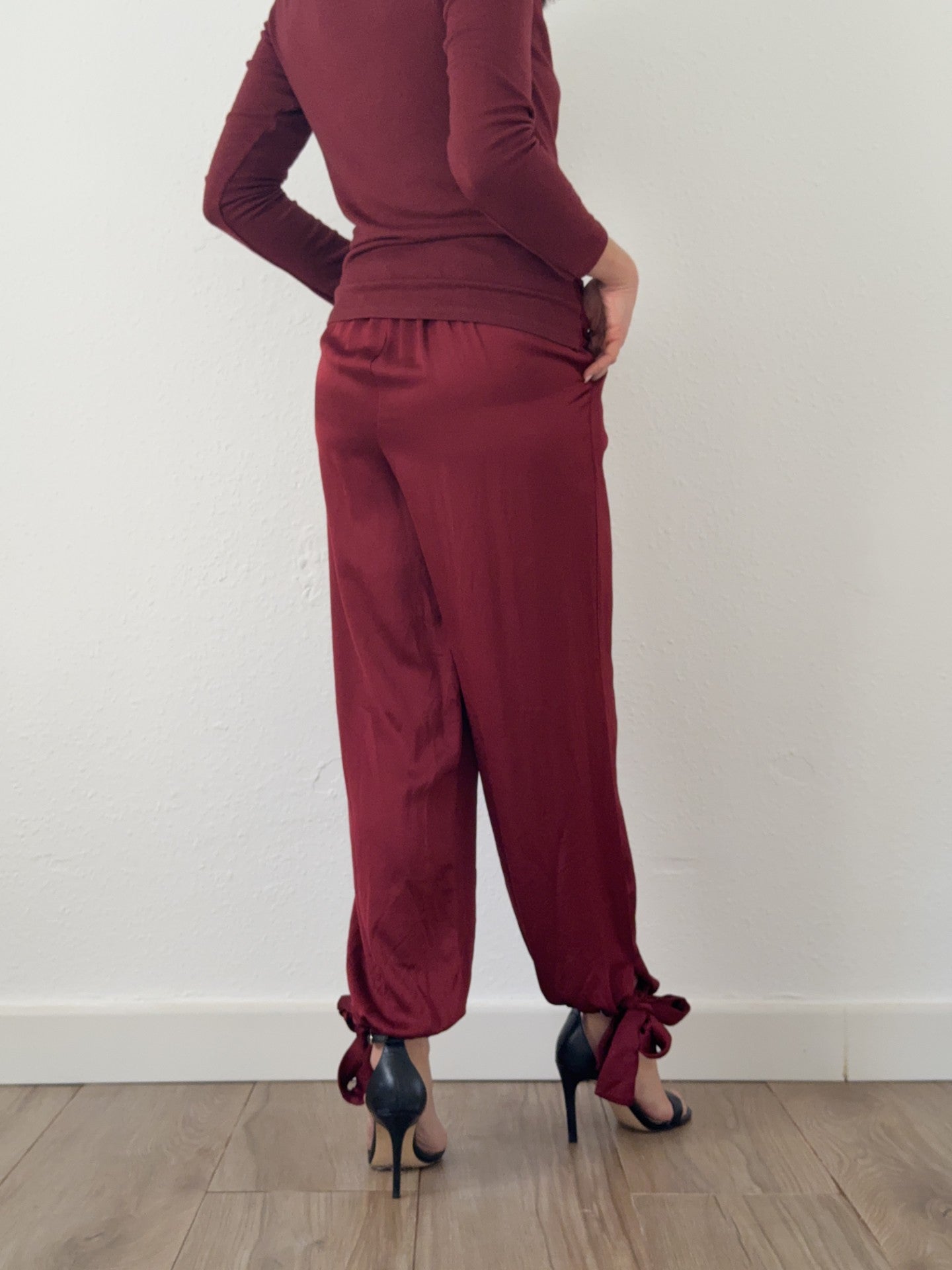 Pantalón Rojo lazada